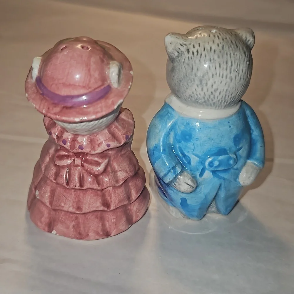 Cat Salt and Pepper Shakers - Picture 3 of 7